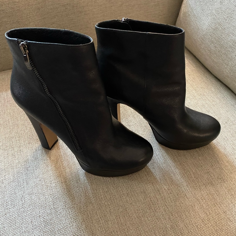 Vince Camuto Jerra black heeled bootie.